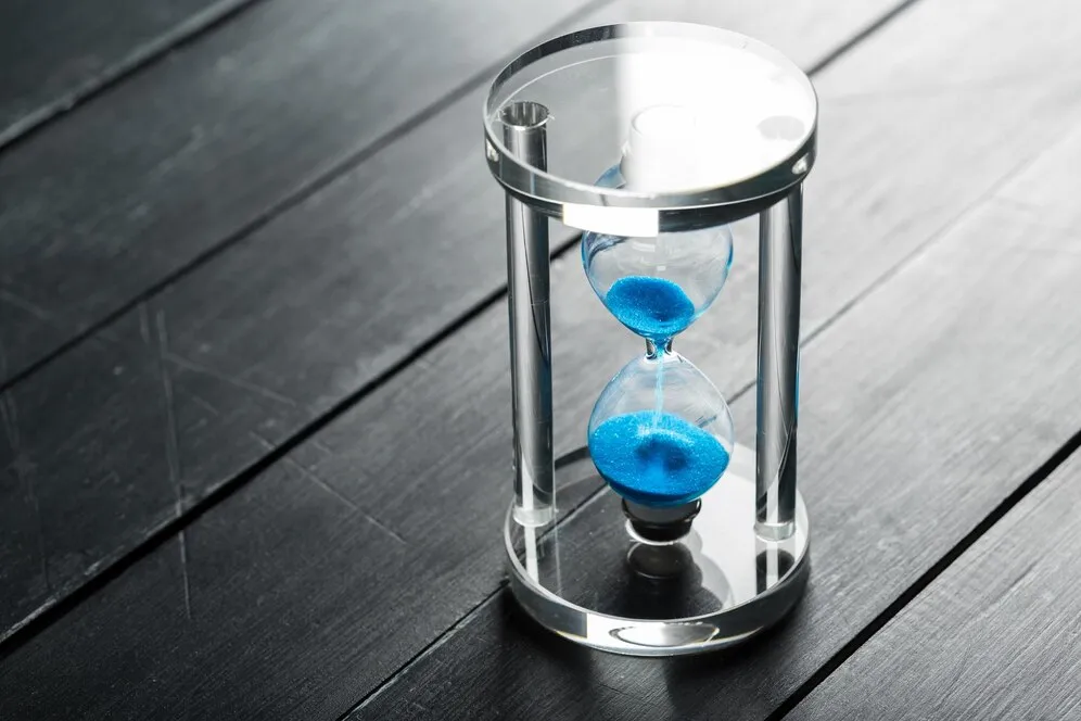 Strike the Balance: How Much Time Should You Spend on LinkedIn to Build Your Customer Base?